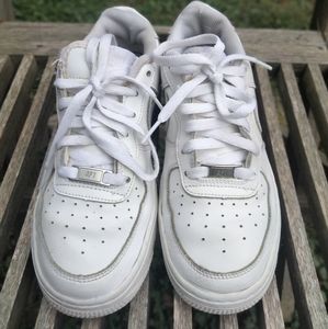 Nike Air Force 1 Size 5 USA or Women's Size 7 White Shoes